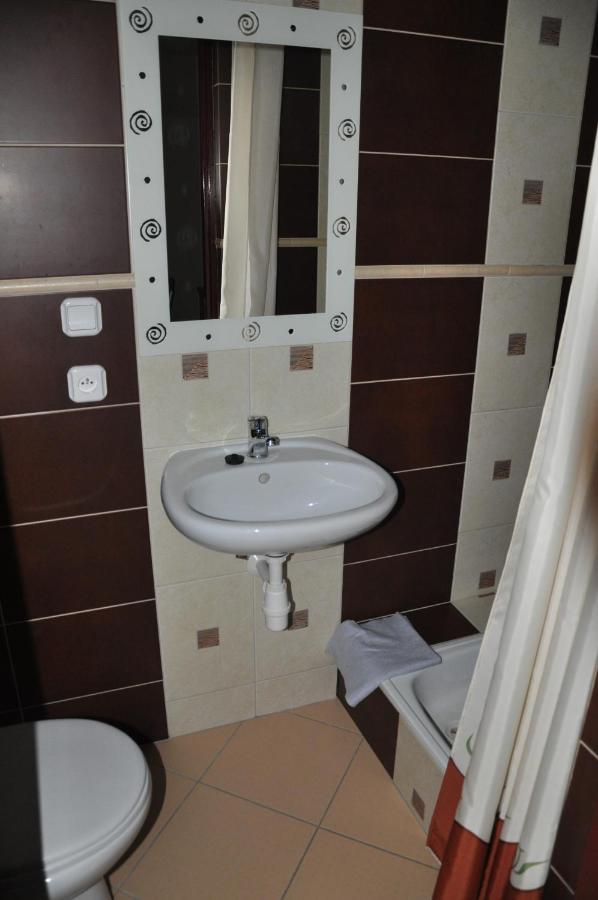 Przylesie Apartment Uniejow Luaran gambar