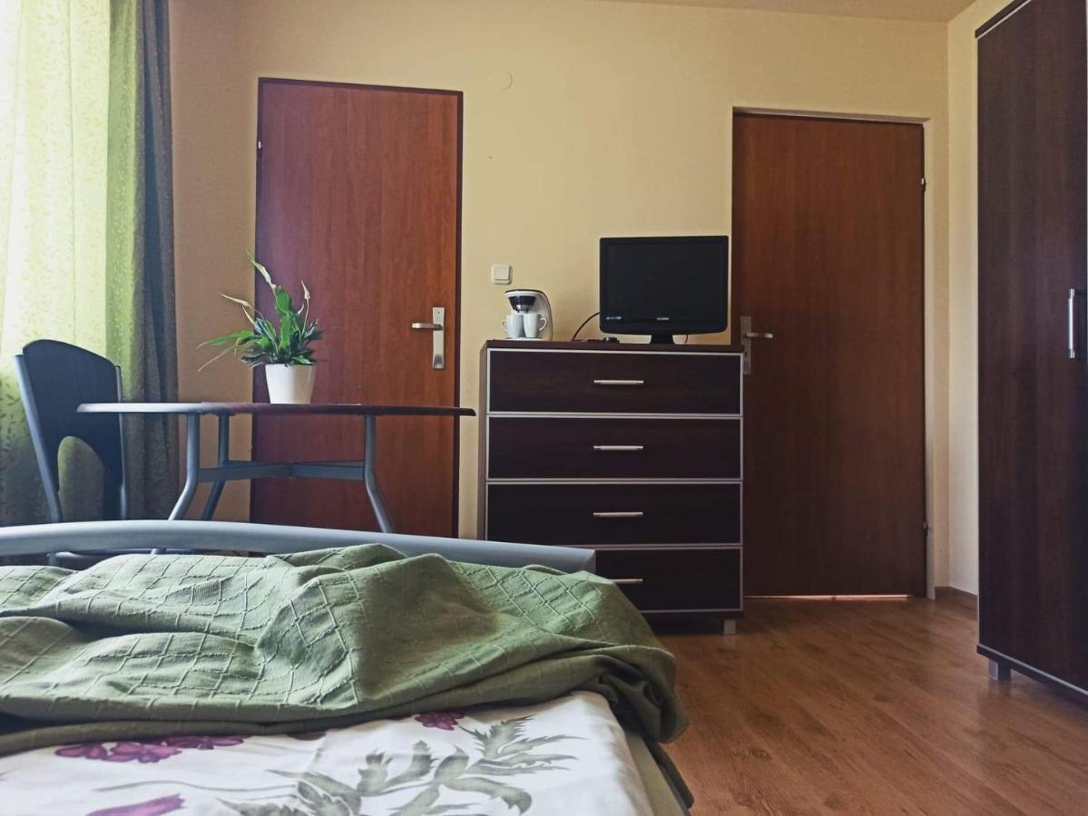 Przylesie Apartment Uniejow Luaran gambar